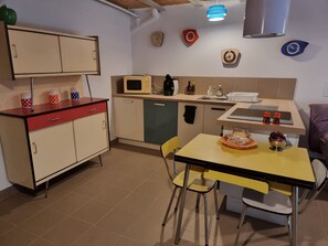 Fridge, microwave, oven, stovetop - Jardin Parking Calme Centre Ville à 10 min Voie Verte (Céret)