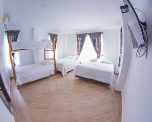 Cabin, 4 Bedrooms, Accessible, Smoking
