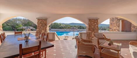 Apartment, 2 Bedrooms, Patio | Outdoor dining