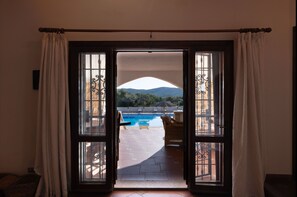 Apartment, 2 Bedrooms, Patio | Interior