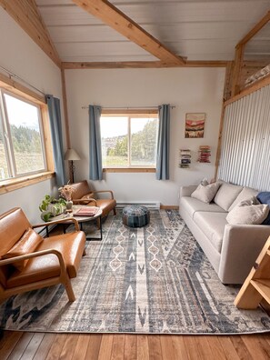 Books, stereo - Cozy Cabin w/ Waterfall near Glacier National Park (East Glacier Park)