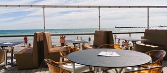 Le Petit Foch - Facing the beach