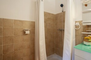 Shower, hair dryer, towels - Casa Noel (Linguizzetta)