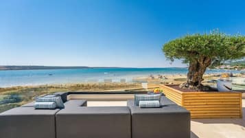 Vila, 3 quartos, para fumantes, piscina particular | Terraço/pátio