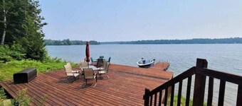 ❤Spacious 3 BR Lake House on Lake Lauzon w/Deck!❤
