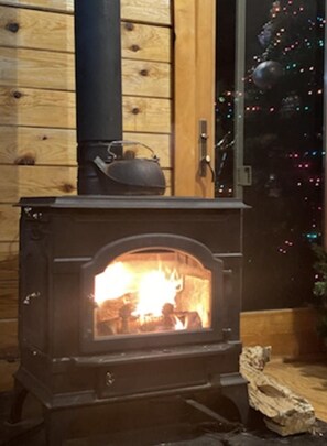 Interior - Cozy, pet friendly cabin minutes to lake George village  (Lake George)