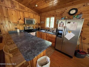 ثلاجة، ميكروويف، فرن، موقد طهي مسطح