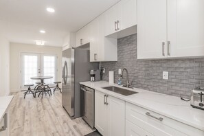 Private kitchen - 3 Bedroom 2 Bath Professionally Hosted (Coppell)