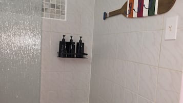 Standard-Apartment | Badezimmer