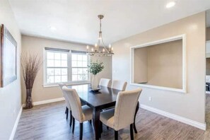 Dining - Foothills Haven | Families&Pups | 15min to Beaches (La Mesa)