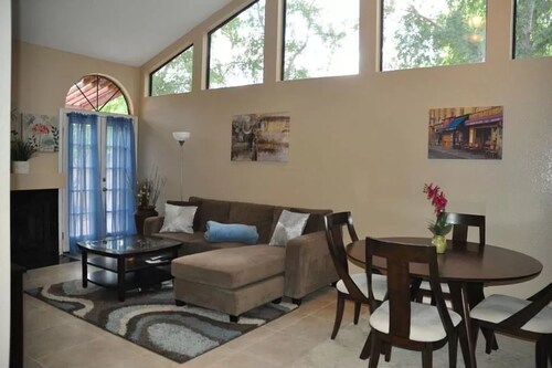 Charming 2BR-2BA by BlueBarrelHomes