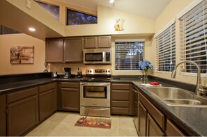 House | Private kitchen - Charming 2BR-2BA by BlueBarrelHomes (Chandler)