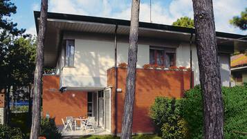 Villa, 2 Bedrooms, Patio, Garden View | Exterior