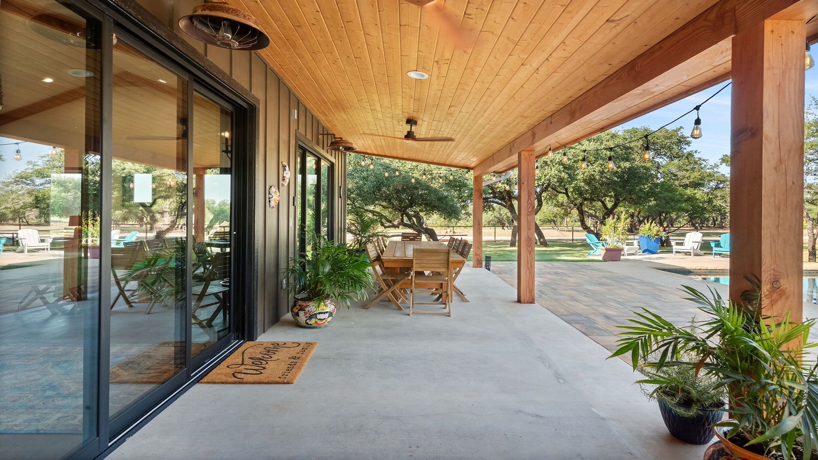 Outdoor dining