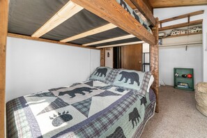 Basic Cabin | 3 bedrooms, free WiFi - Bear PAC Hideout (Big Bear Lake)