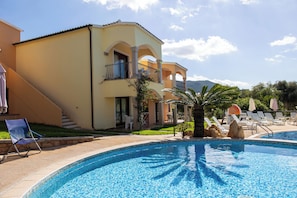 Apartamento, 2 quartos, sacada, vista para o oceano | Piscina