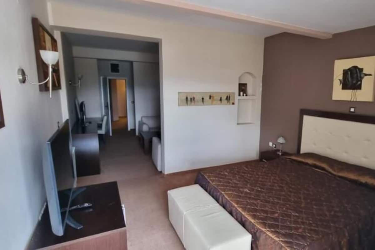 2 habitaciones, decoración personalizada y escritorio