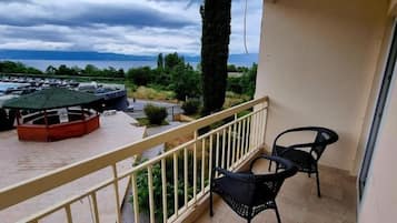 2 habitaciones, decoración personalizada y escritorio