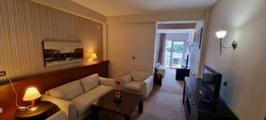 Junior Suite | Individually decorated, desk, laptop workspace, free WiFi - Hotel Bluebell (Ohrid)