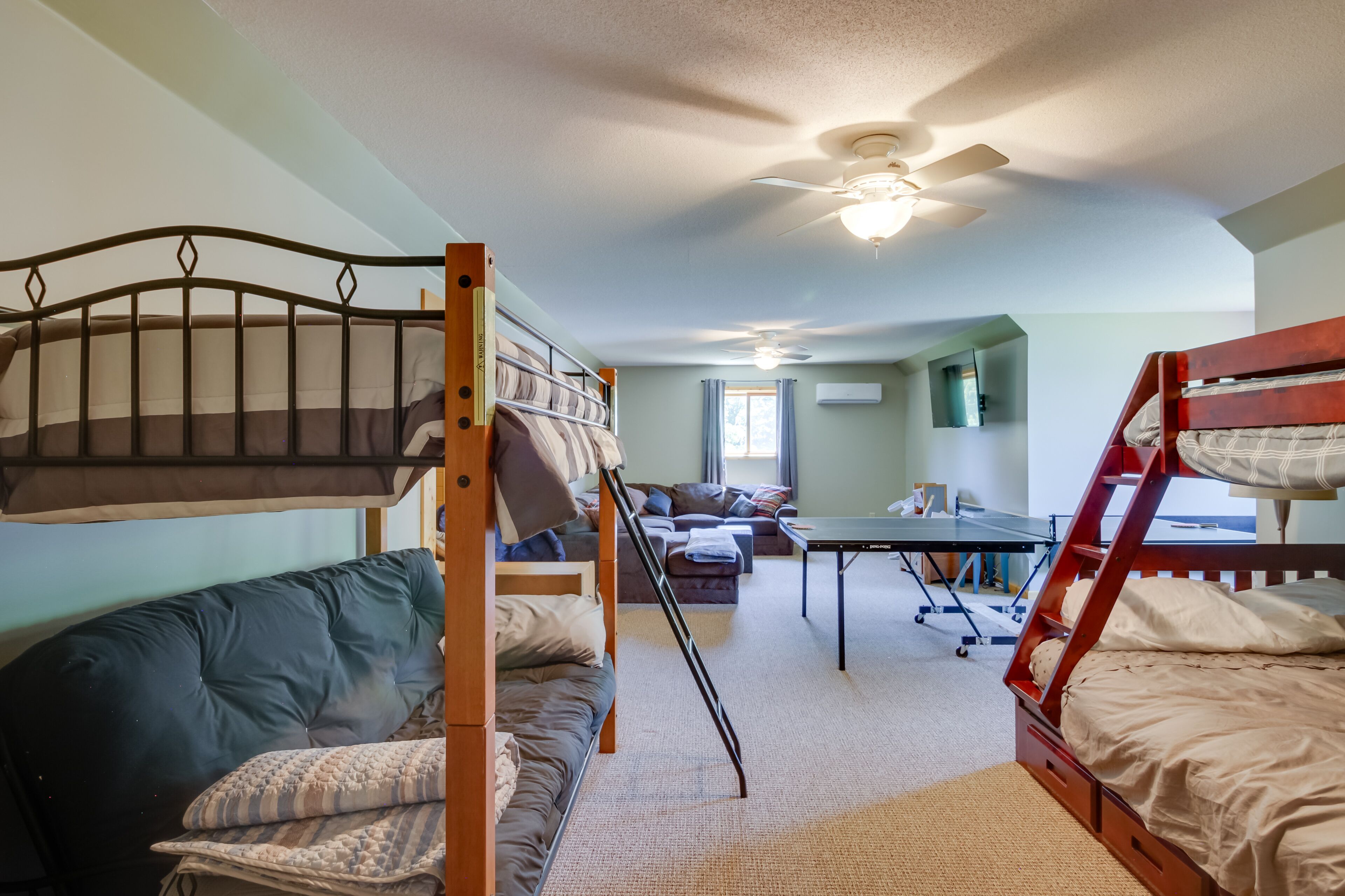 4 Schlafzimmer, Reisekinderbett, WLAN, Bettwäsche