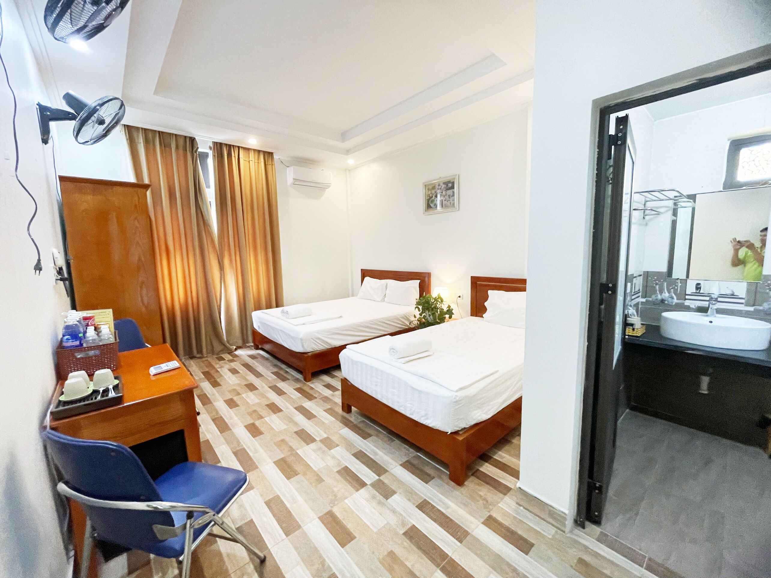 Minibar, desk, soundproofing, free WiFi