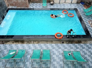 Outdoor pool - Tam Coc Golden Sky Homestay (Hoa Lu)
