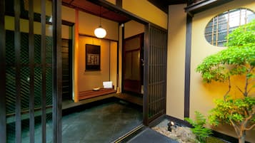 Casa tradicional | 1 dormitorio, escritorio, wifi gratis