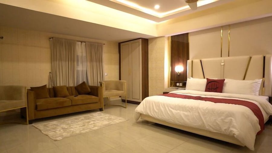 Hotel Heaven Heights