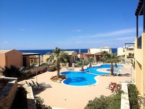 Appartement, 2 chambres, fumeur, balcon | Piscine