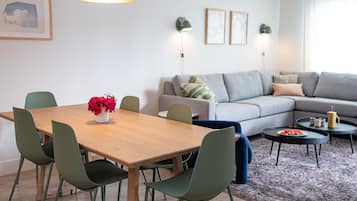Apartment | Wohnbereich | Flachbildfernseher