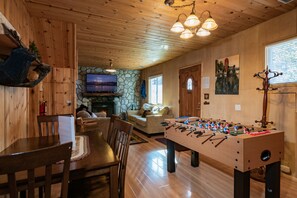 Basic-Ferienhütte | Esszimmer