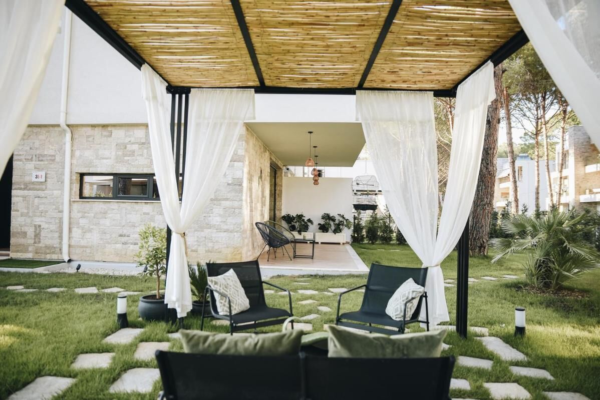 Villa, 2 Bedrooms, Balcony, Garden View | Property grounds