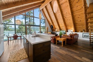 Basic Cabin | Private kitchen | Electric kettle, toaster