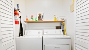 Laundry - Moonlight Shores Lakefront (Fawnskin)
