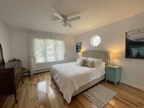 4 chambres, fer et planche à repasser, Wi-Fi, draps fournis