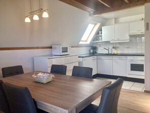 Bungalow, 3 habitaciones, Terraza, vista al jardín | Cocina privada