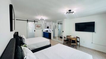 2 Schlafzimmer, Zimmersafe, Schreibtisch, kostenloses WLAN