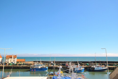 May View - Two Bedroom Apartment, Sleeps 4
