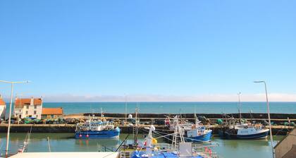 May View - Two Bedroom Apartment, Sleeps 4