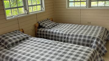 4 bedrooms, travel crib, WiFi, bed sheets