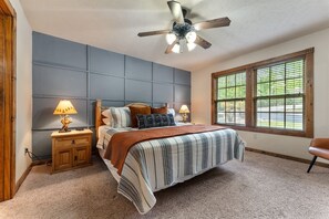 4 عدّة غرف نوم ومكواة/لوح كي وواي فاي وملاءات أسرّة