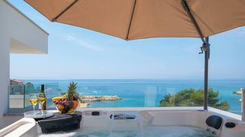 Villa, 3 Bedrooms, Accessible, Balcony | Property grounds