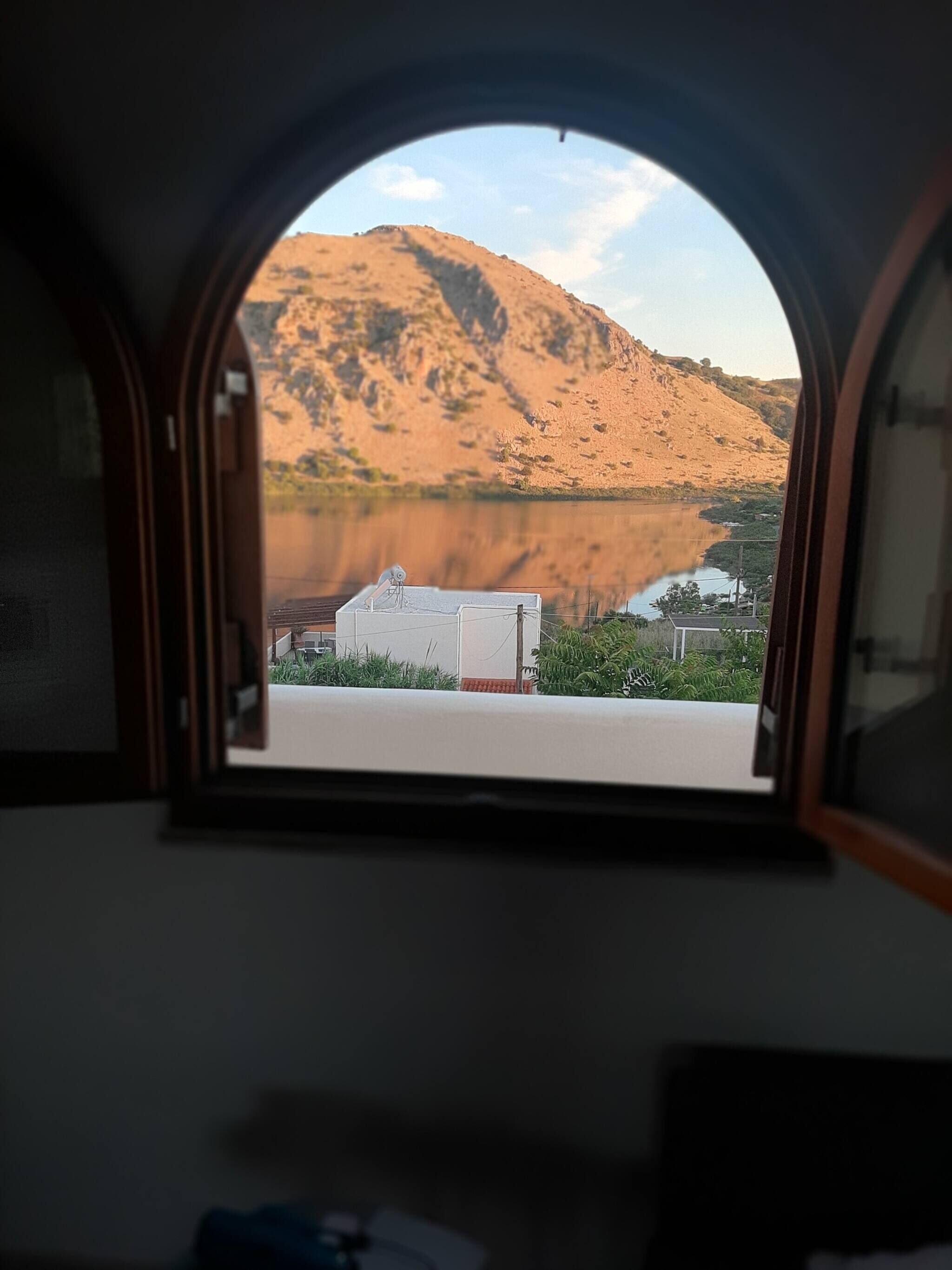 House, 1 Bedroom, Balcony, Lake View | Interior