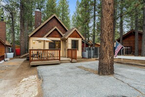 Front of property - Moonridge Heaven (Big Bear Lake)