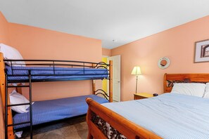 2 室のベッドルーム、WiFi (無料)