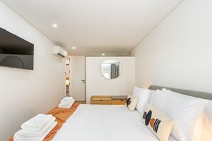 1 chambre, fer et planche à repasser, accès Internet, draps fournis