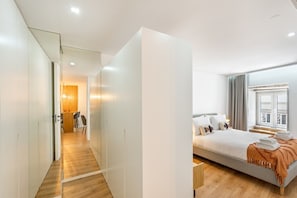1 bedroom, iron/ironing board, internet, bed sheets