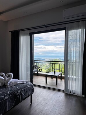 Deluxe-Zimmer | Hochwertige Bettwaren, Daunenbettdecken, individuell dekoriert