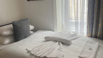 單人房 | 熨斗/熨衫板、床單