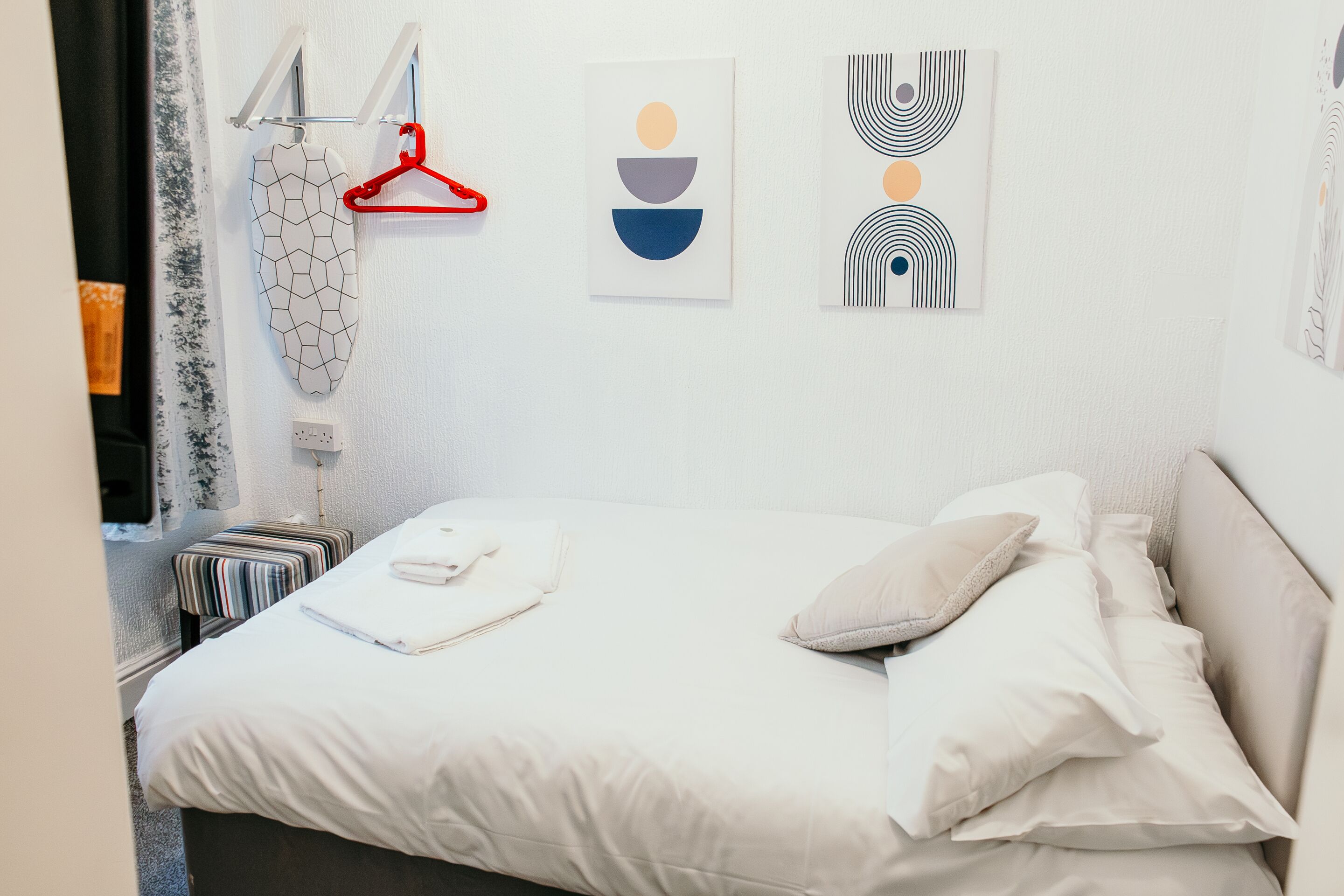 Dobbeltrom – comfort, eget bad | Strykejern/-brett og sengetøy